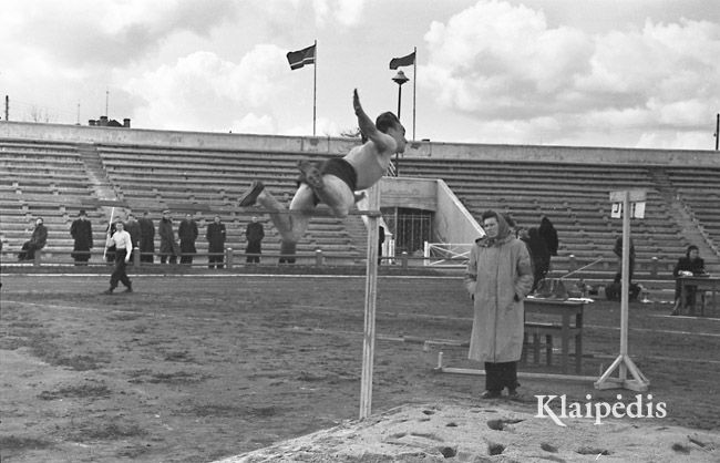 pavadinimas:  Resp. l. atl. pirm. Šuolis į aukštį. 1955, raktai: lengvoji atletika šuolis